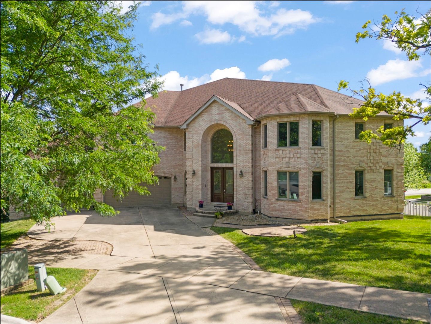 2308 Fleetwood Court — Naperville, IL 60565