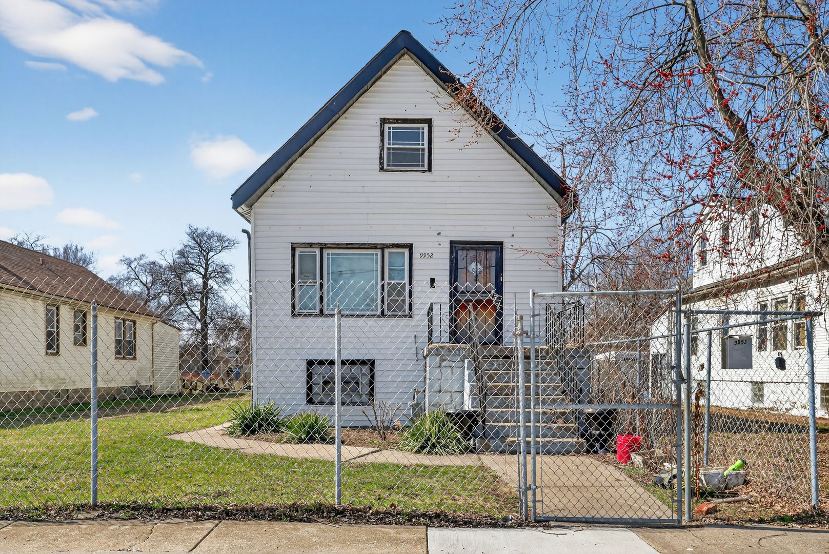 9952 S VINCENNES Avenue — Chicago, IL 60643