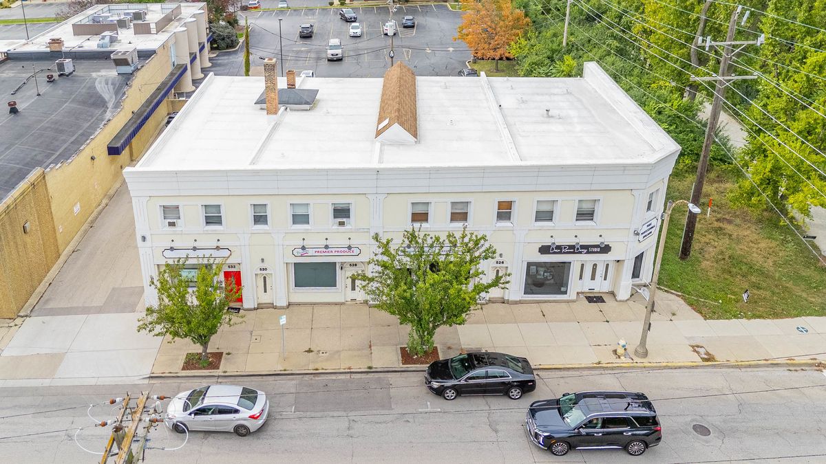 528 York Streets, Elmhurst, IL 60126