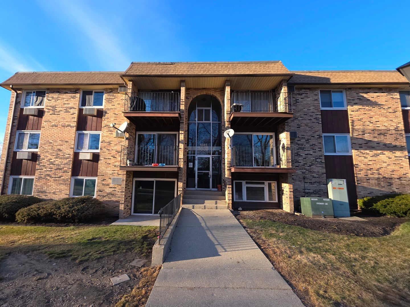 1045 Higgins Quarters Drive #4-101 — Hoffman Estates, IL 60169