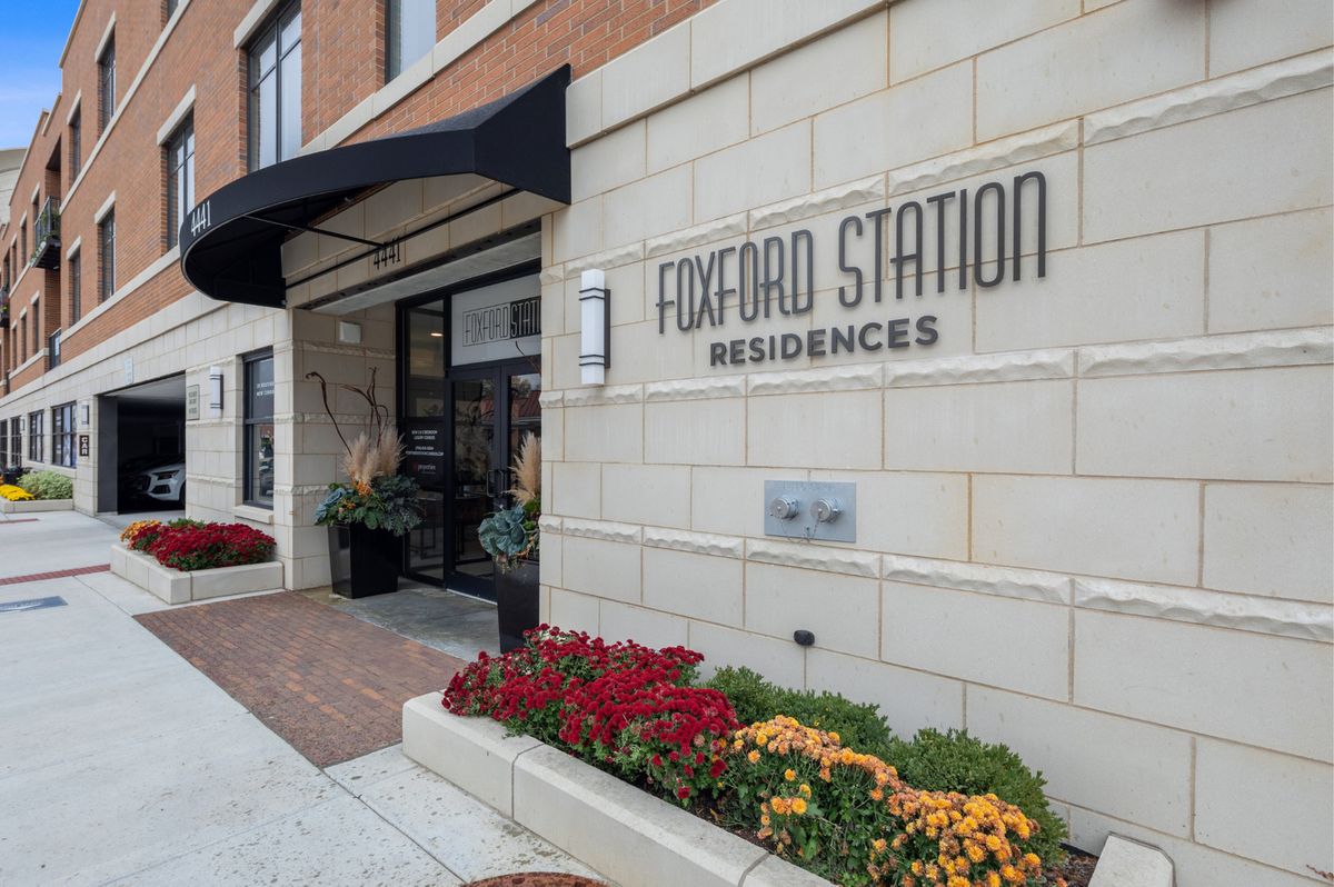 4441 Wolf Road, Western Springs, IL 60558