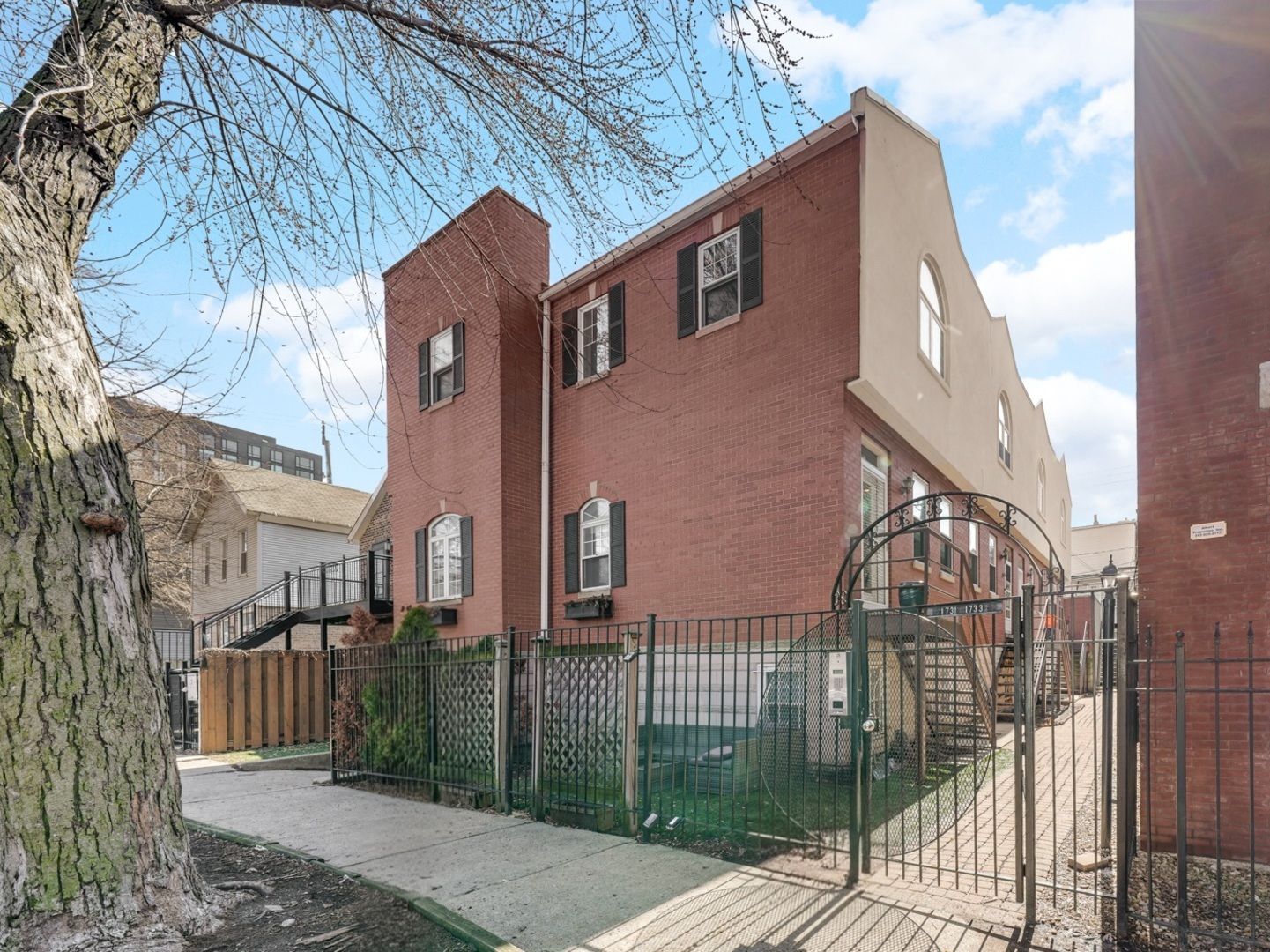1733 W Crystal Street #C — Chicago, IL 60622