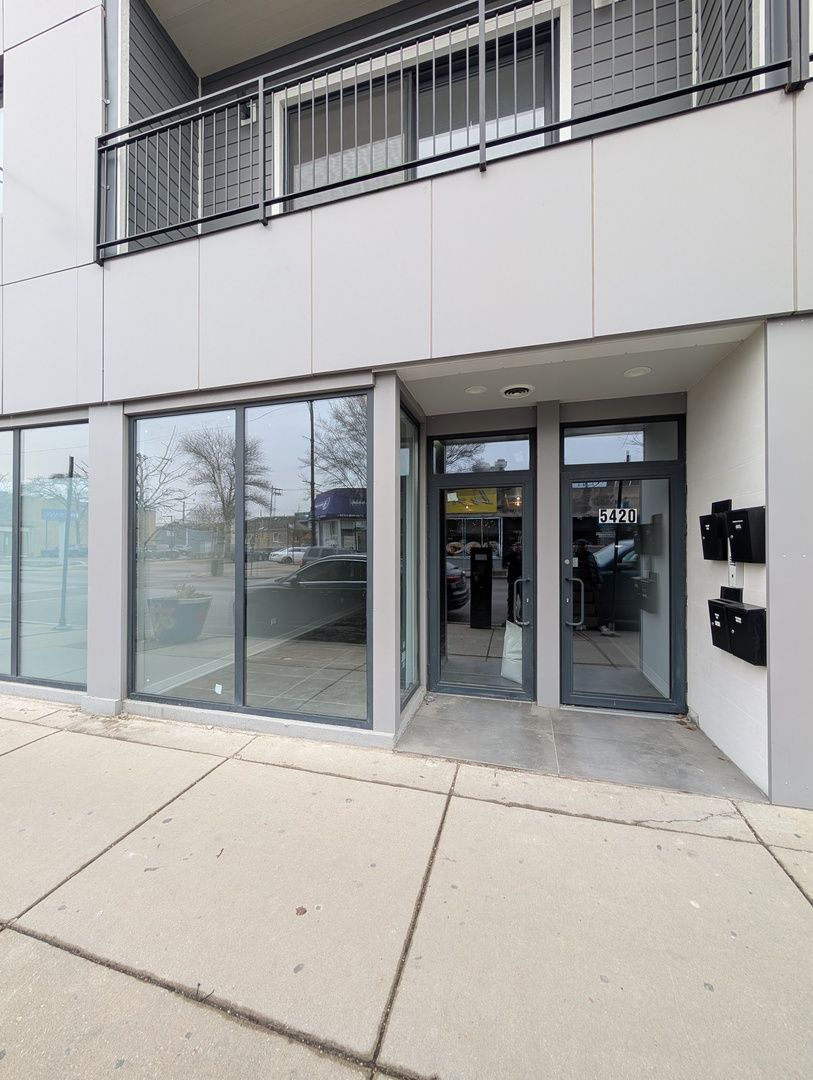 5422 Belmont Avenue, Chicago, IL 60634