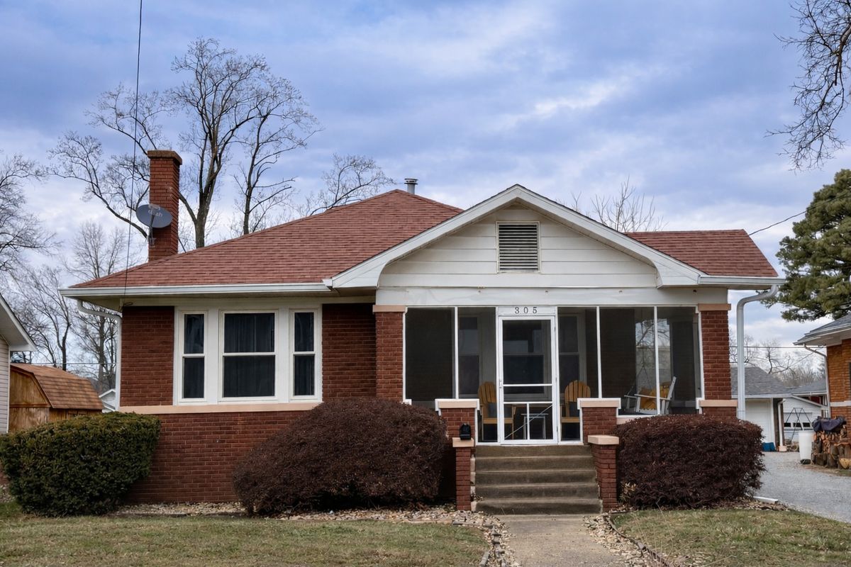 305 5th Street, Benton, IL 62812