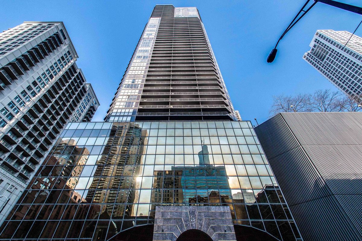 10 ONTARIO Street, Chicago, IL 60611