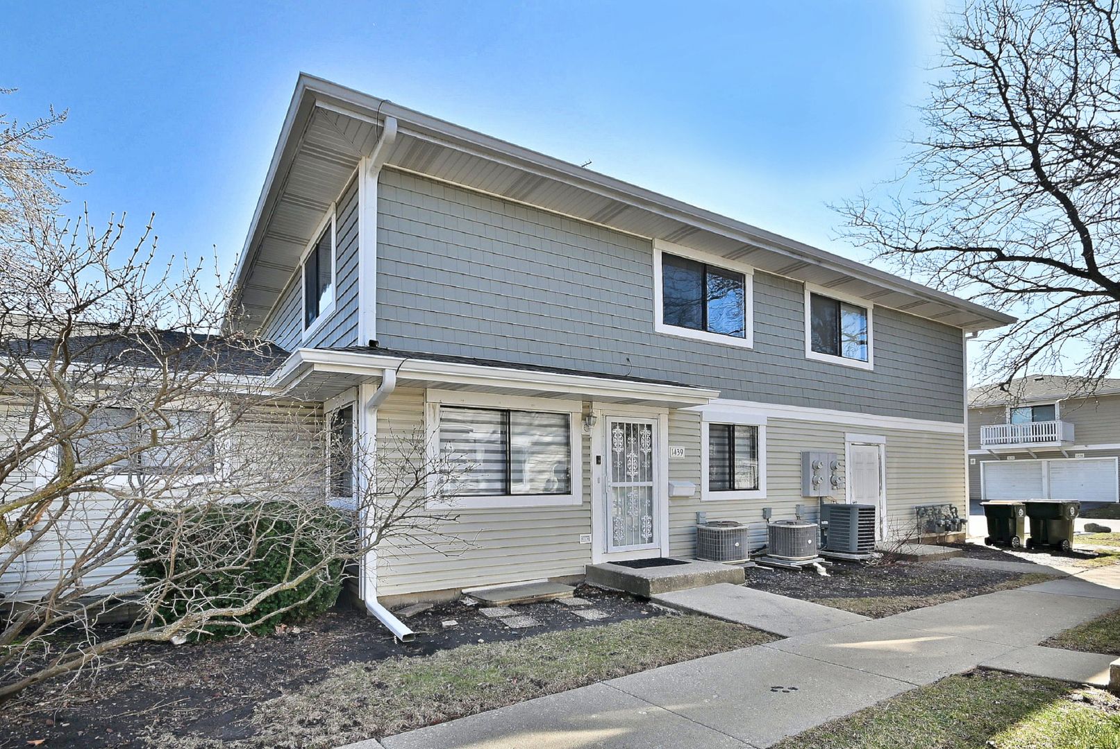 1439 Sutter Drive — Hanover Park, IL 60133