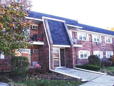 2343 Ogden Avenue #10 — Downers Grove, IL 60515