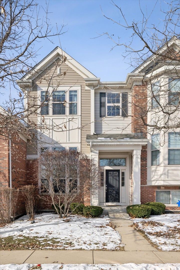 0N052 Woodland Court — Winfield, IL 60190