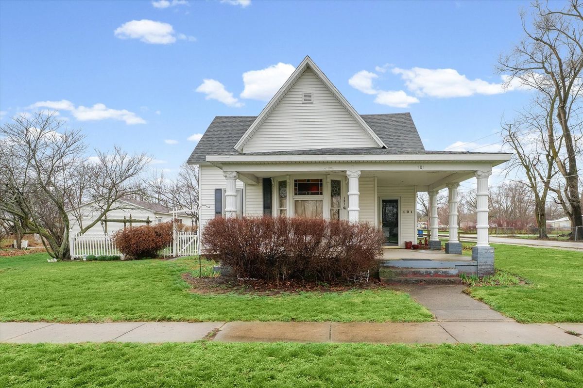 101 Vermilion Street, Indianola, IL 61850