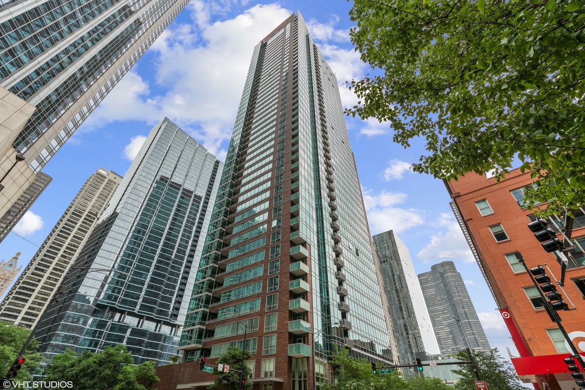505 McClurg Court, Chicago, IL 60611