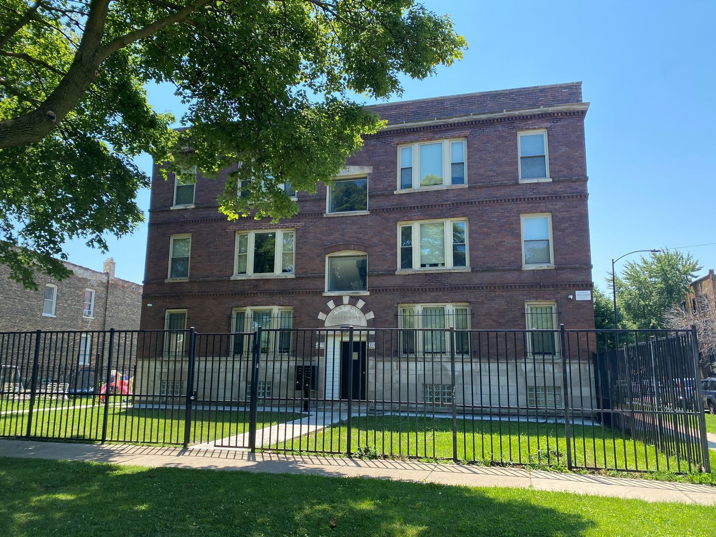 4357 W West End Avenue — Chicago, IL 60624
