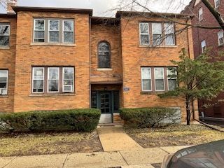 213 W QUINCY Street #1 — Riverside, IL 60546