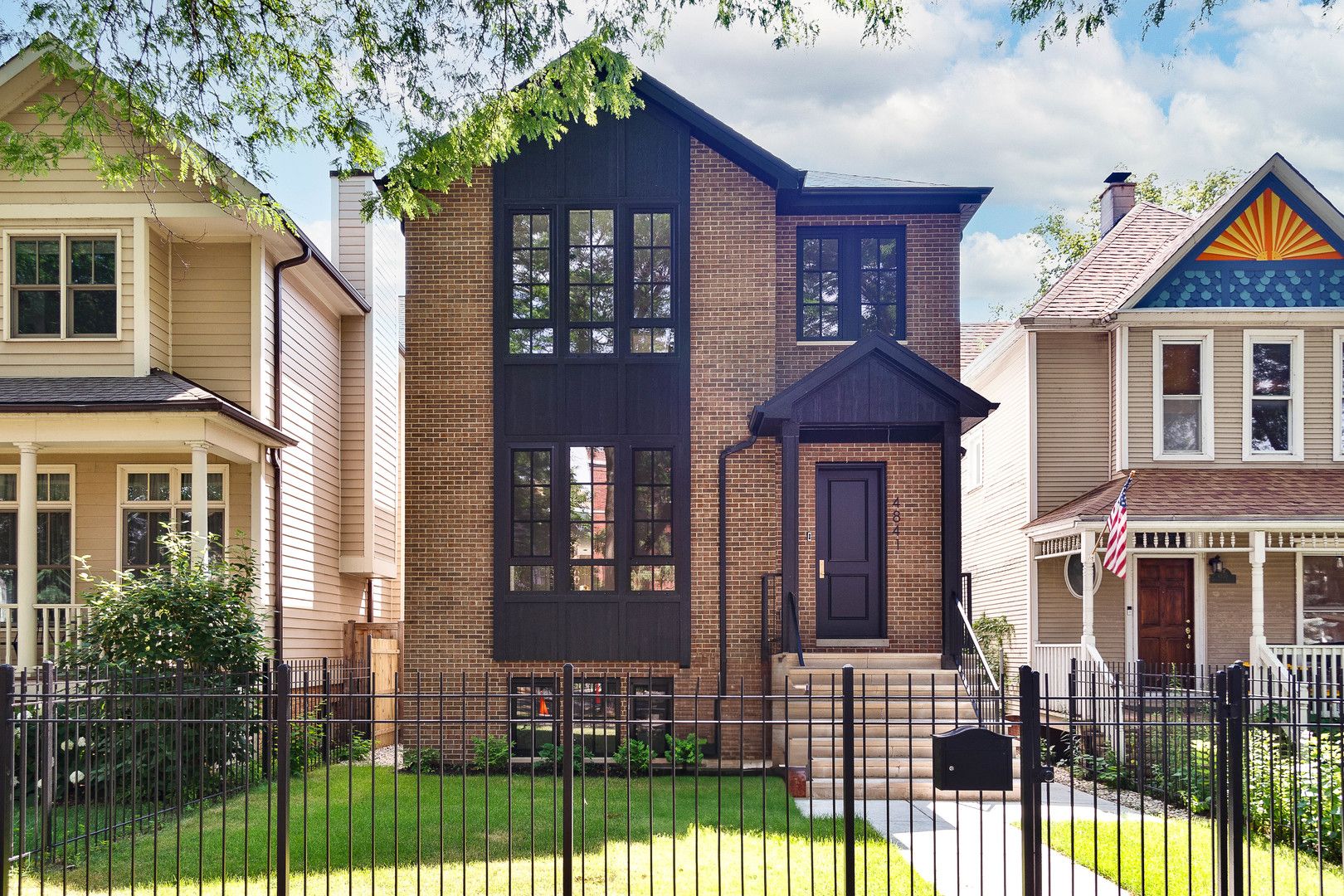 4841 N Hermitage Avenue — Chicago, IL 60640