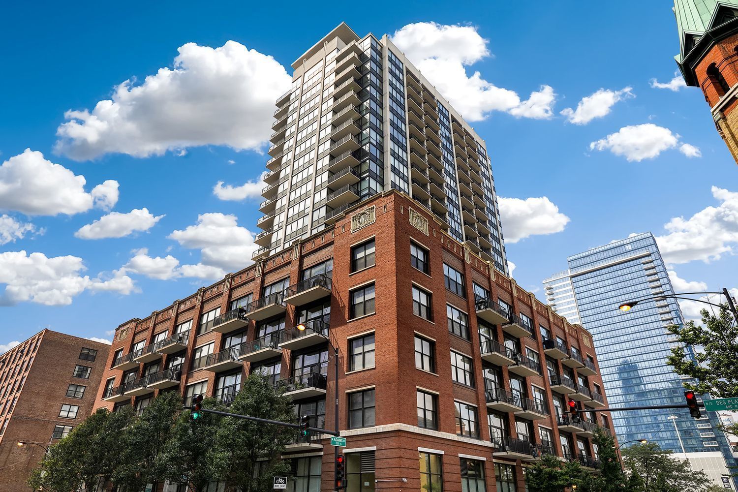 210 S Desplaines Street #P-99 — Chicago, IL 60661