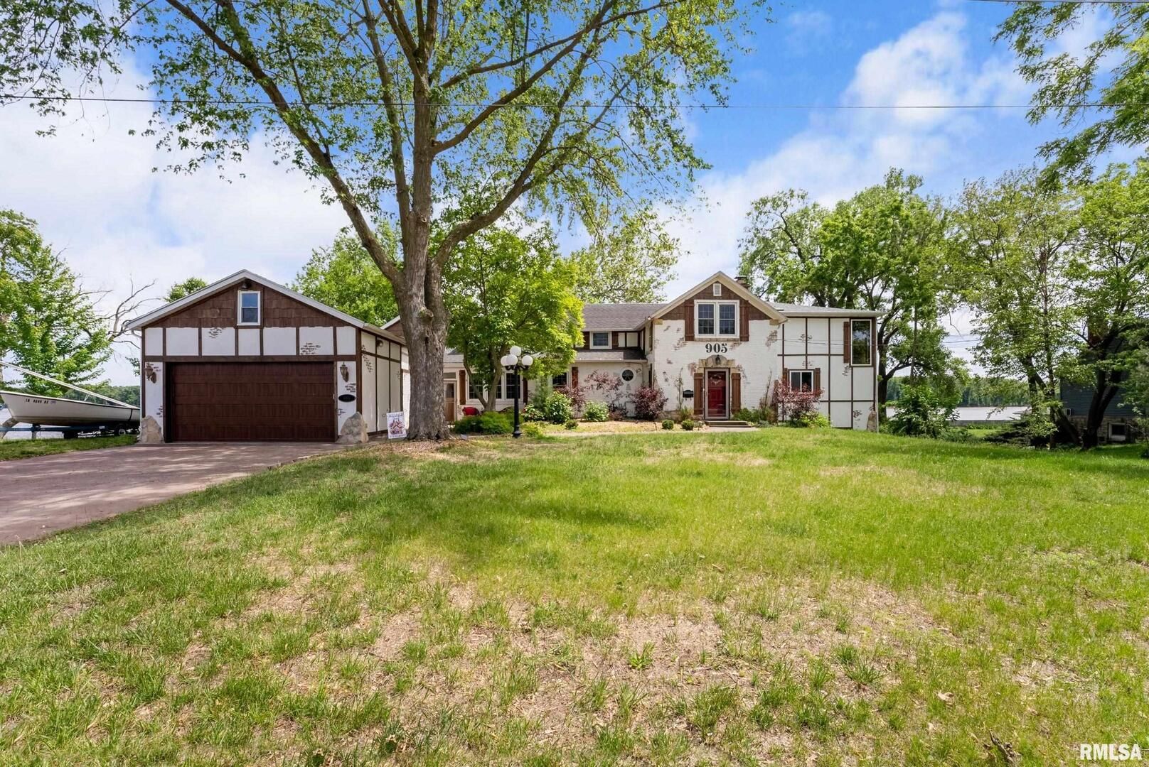905 1ST Street — Camanche, IA 52730
