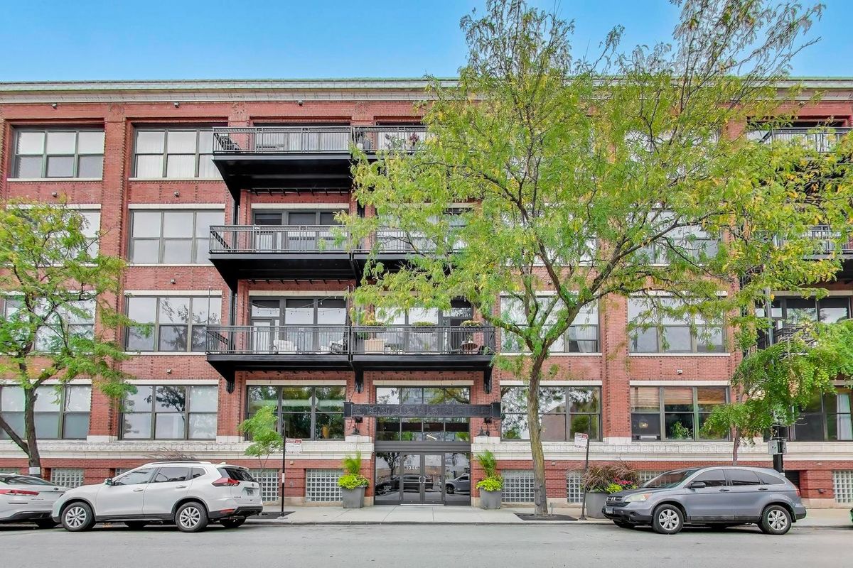 1040 Adams Street, Chicago, IL 60607