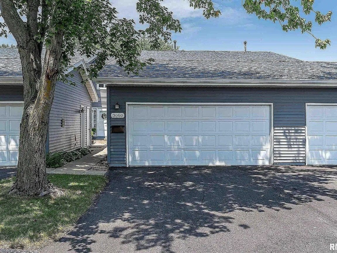 3060 Parkwild Drive #1 — Bettendorf, IA 52722