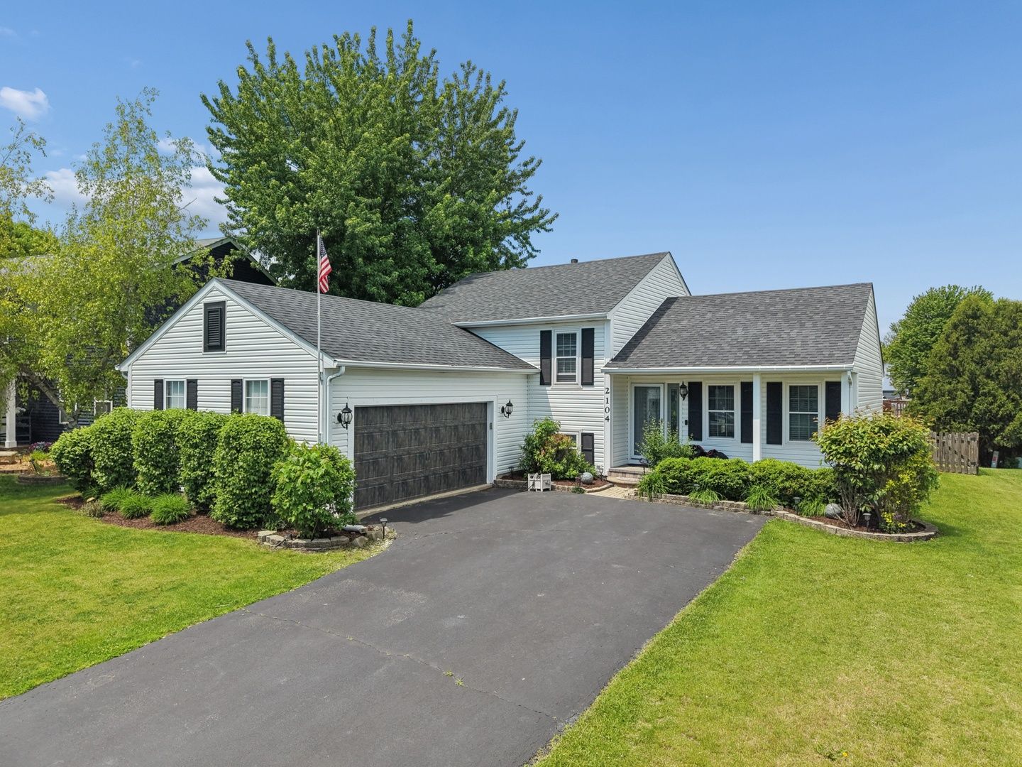 2104 Oakleaf Lane — Lake Villa, IL 60046