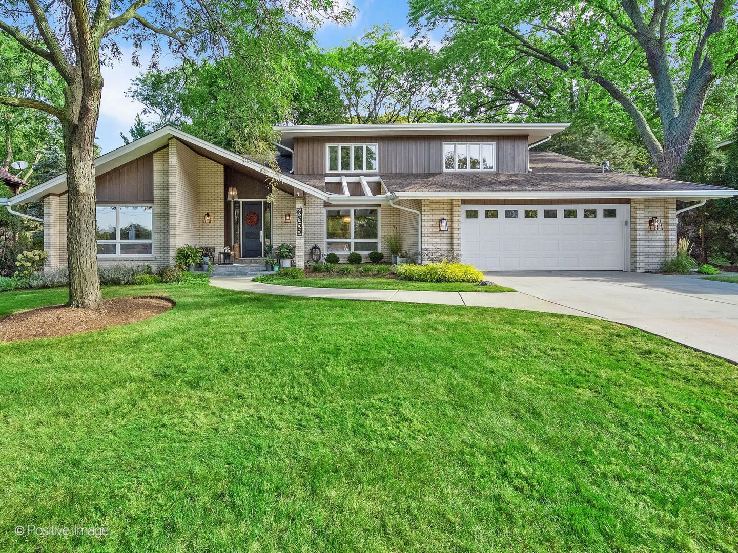 6555 Shabbona Road — Indian Head Park, IL 60525