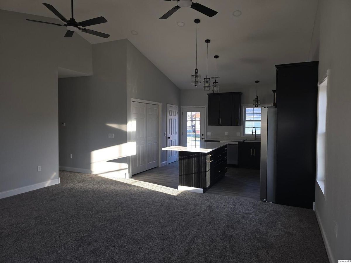 1301 Wabash Avenue, Carthage, IL 62321