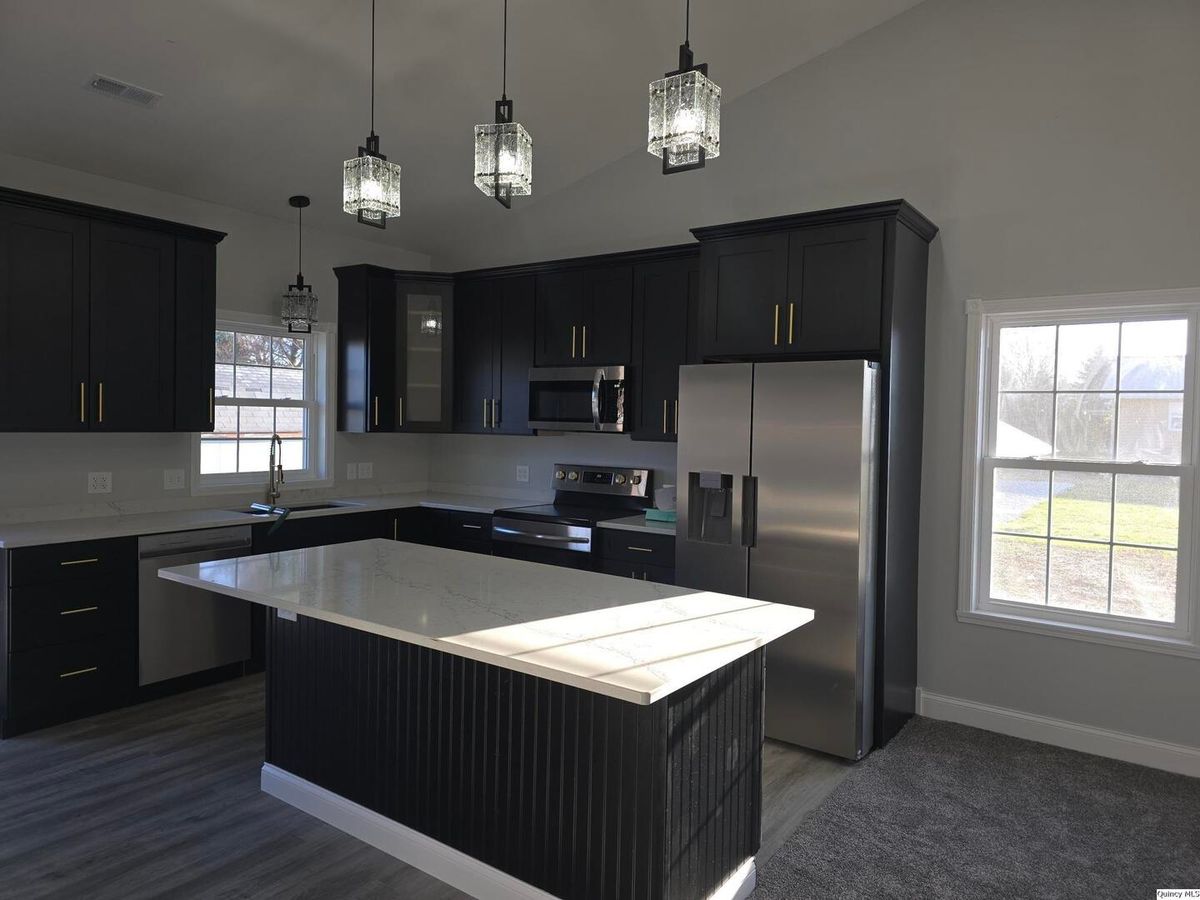 1301 Wabash Avenue, Carthage, IL 62321