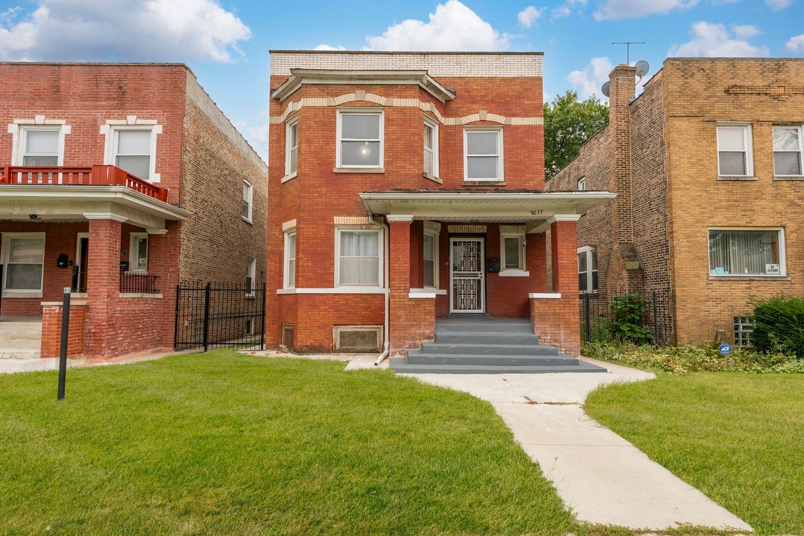5037 W West End Avenue — Chicago, IL 60644