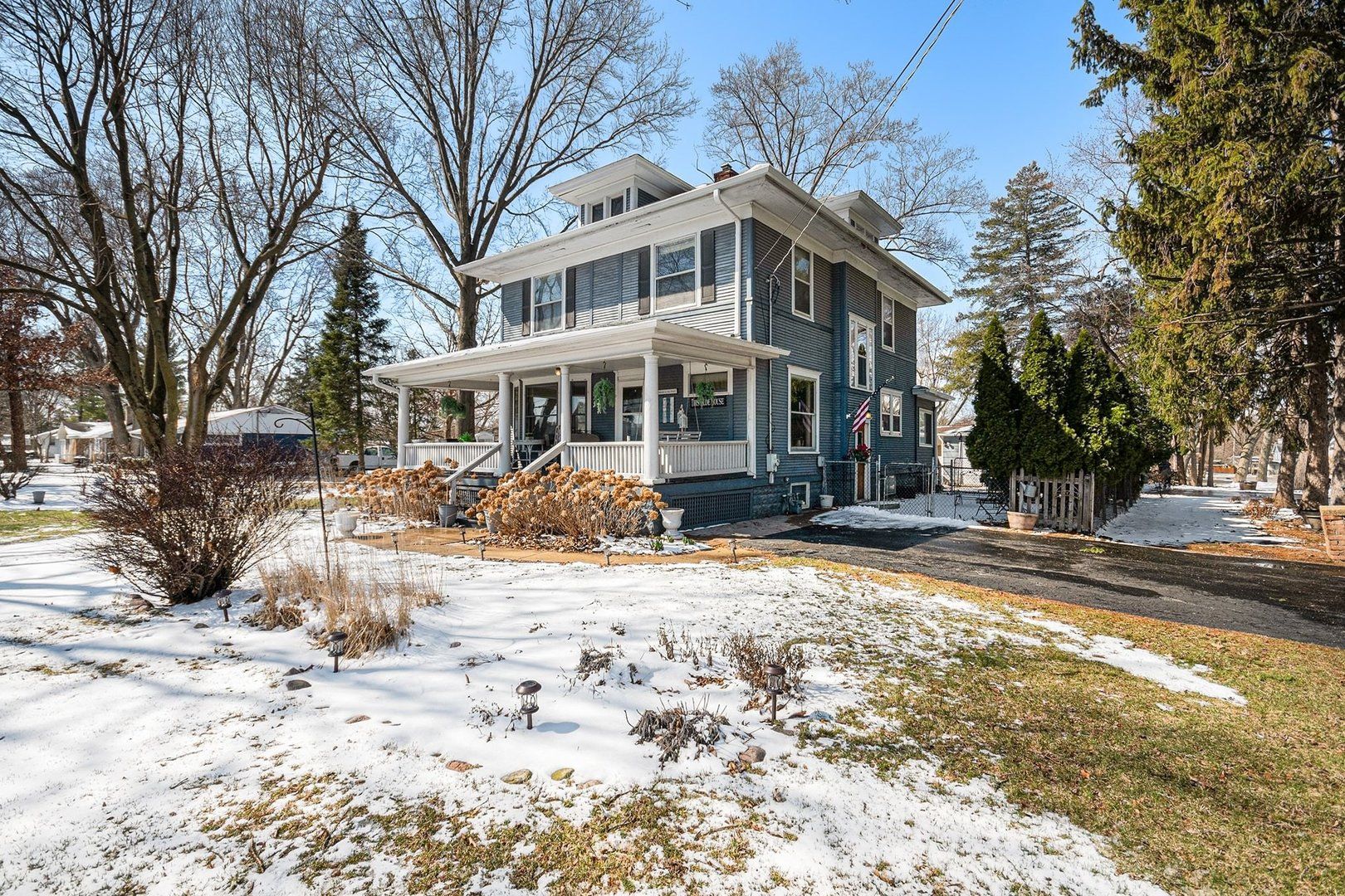 1001 S Main Street — Yorkville, IL 60560