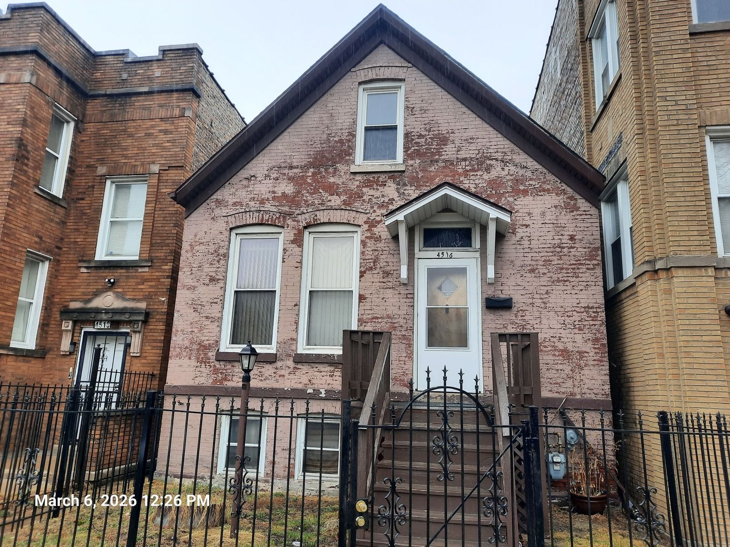 4516 W Van Buren Street — Chicago, IL 60624