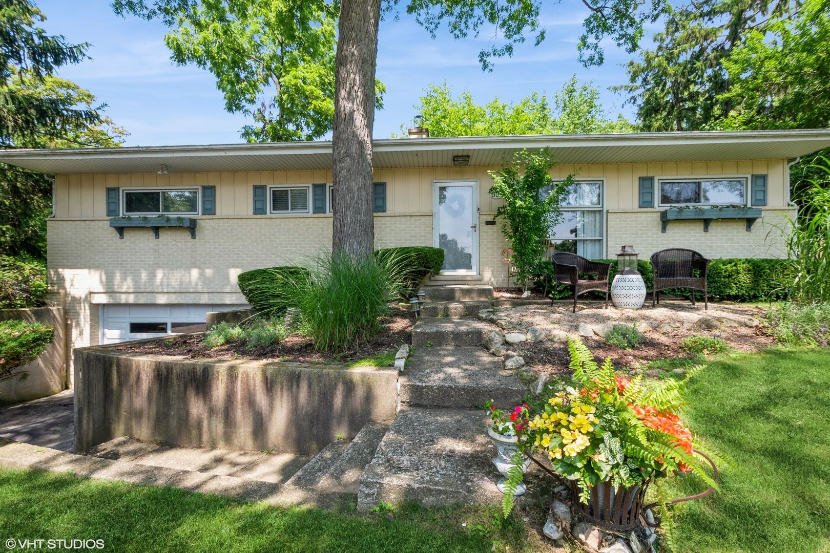 595 Ravinia Road — Highland Park, IL 60035