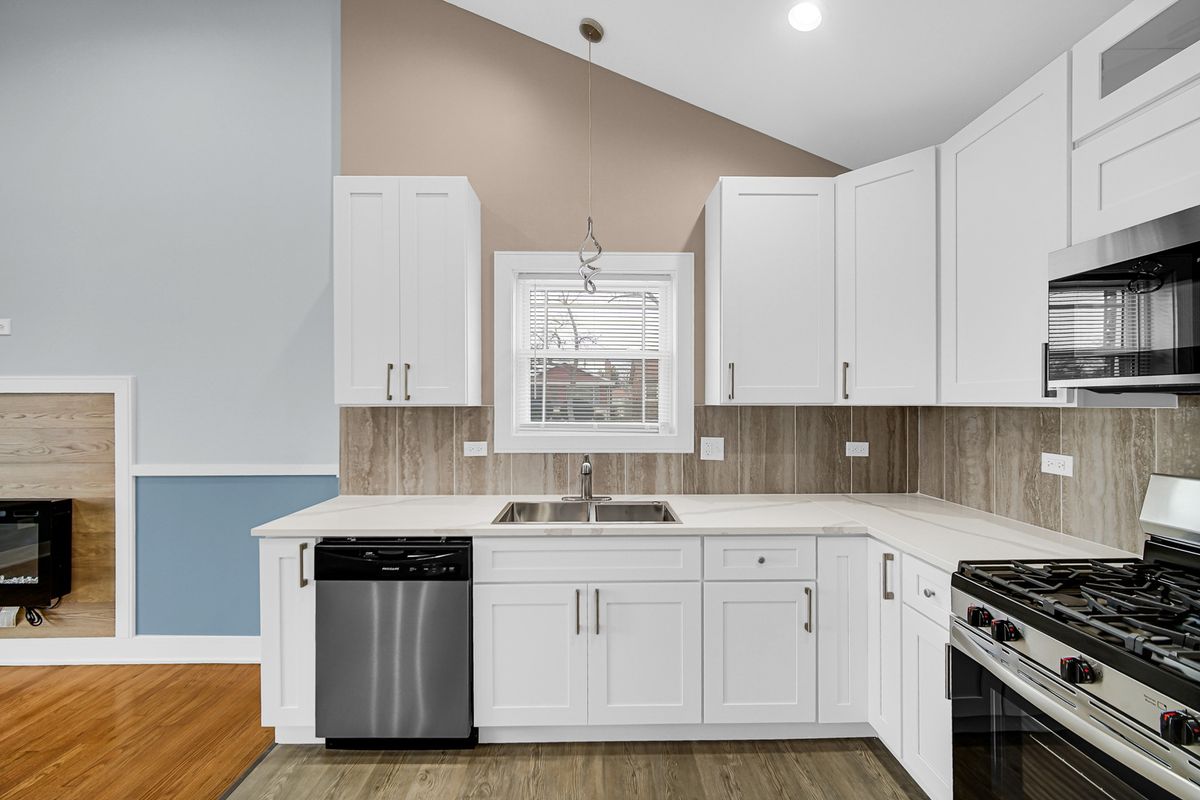 12500 Loomis Street, Calumet Park, IL 60827