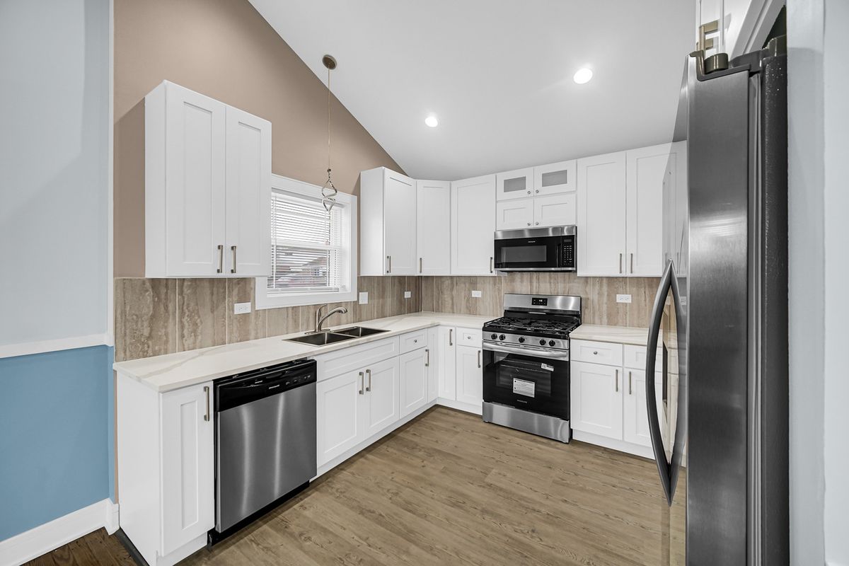 12500 Loomis Street, Calumet Park, IL 60827