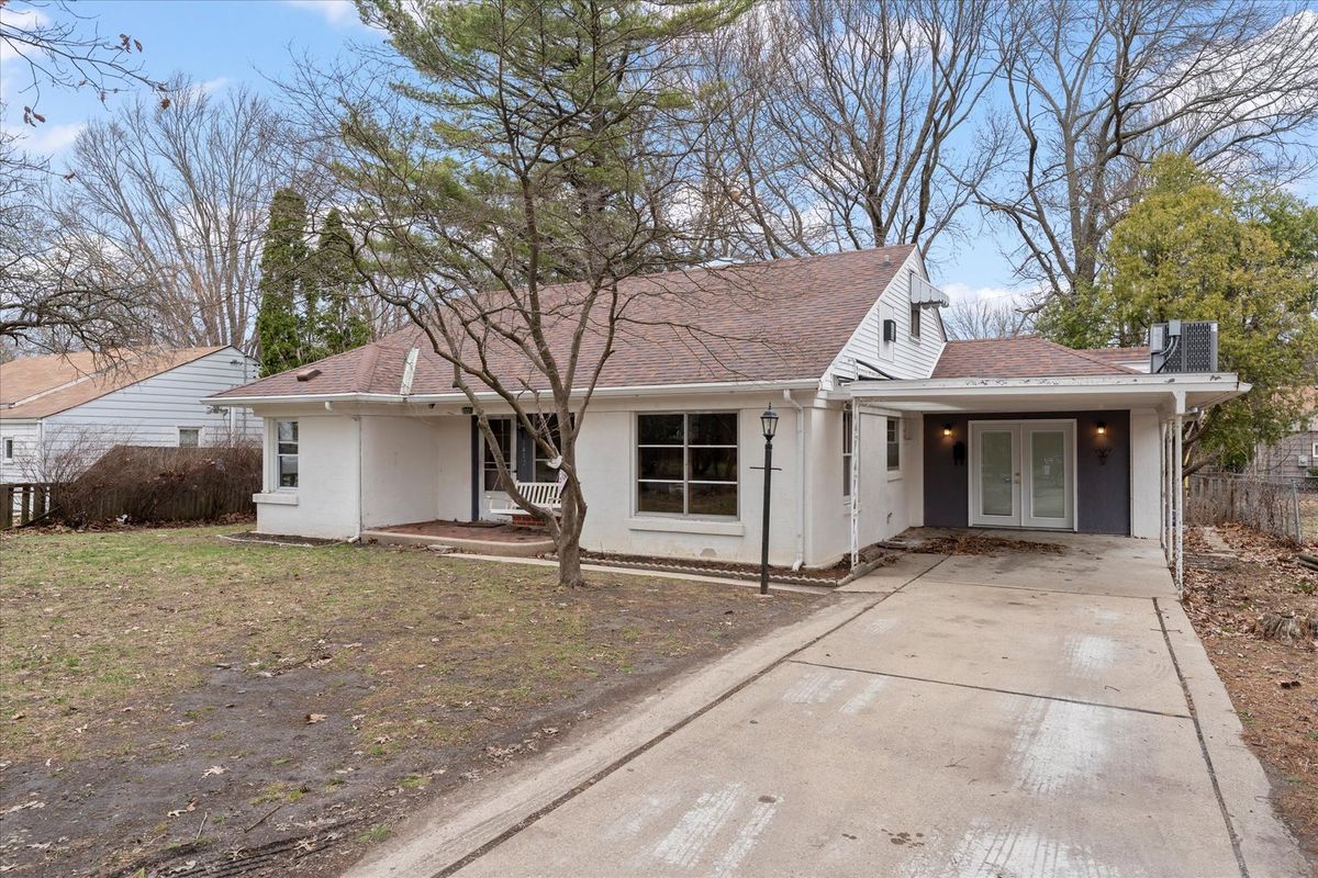 1412 Clark Street, Champaign, IL 61821