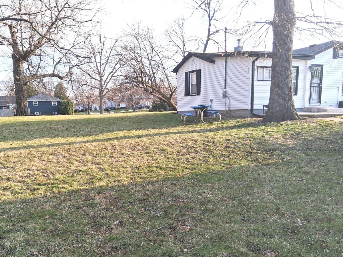 2241 Wallace Avenue, North Chicago, IL 60064