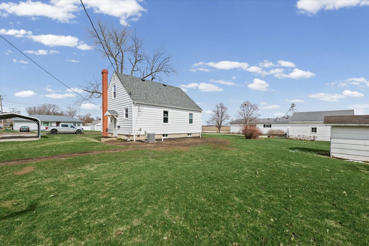 619 E 11th Street, Gibson City, IL 60936
