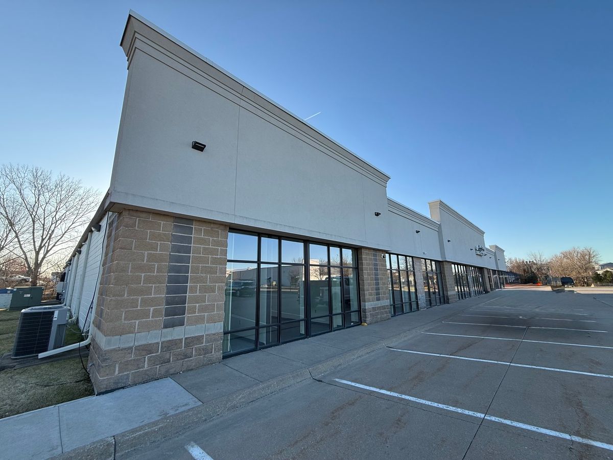 2660 53RD Street, Davenport, IA 52807