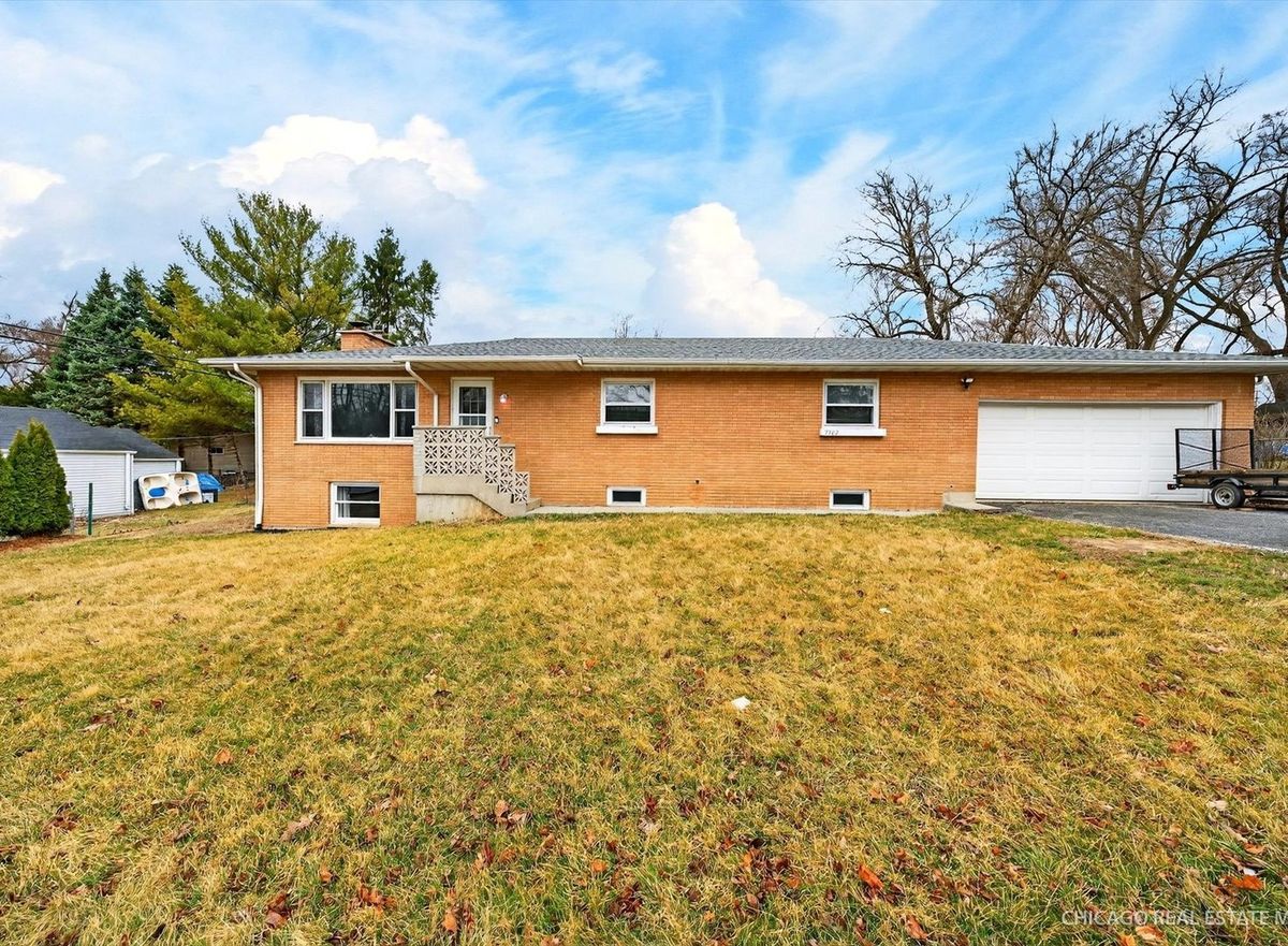 7302 Chippewa Drive, Wonder Lake, IL 60097