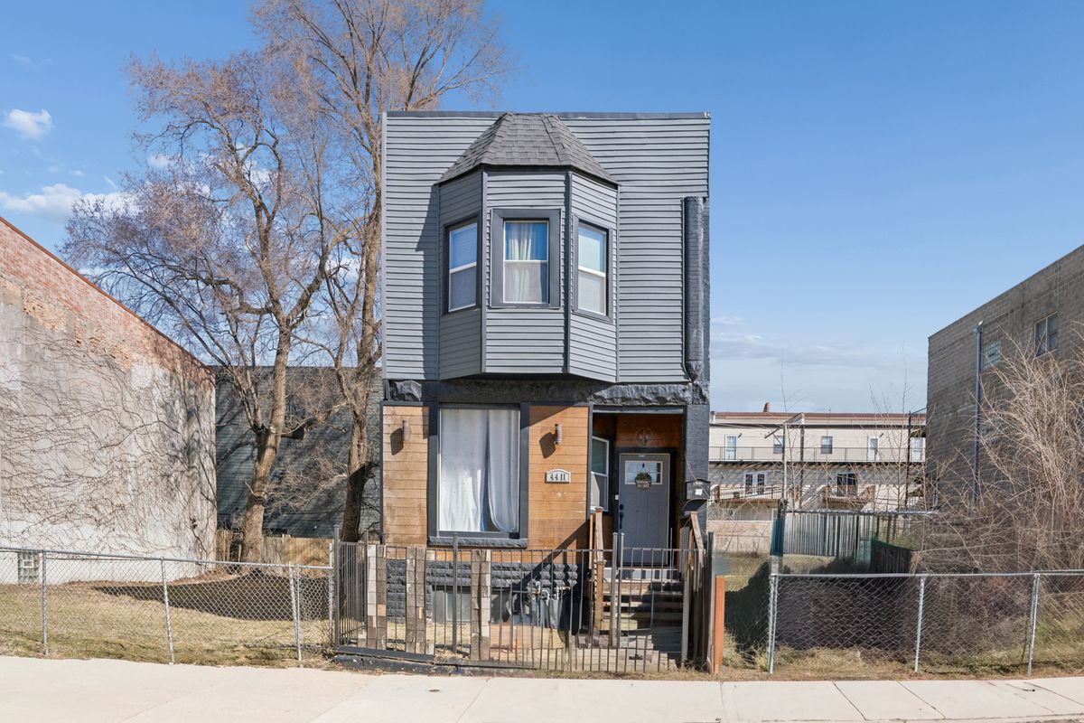 4411 Calumet Avenue, Chicago, IL 60653