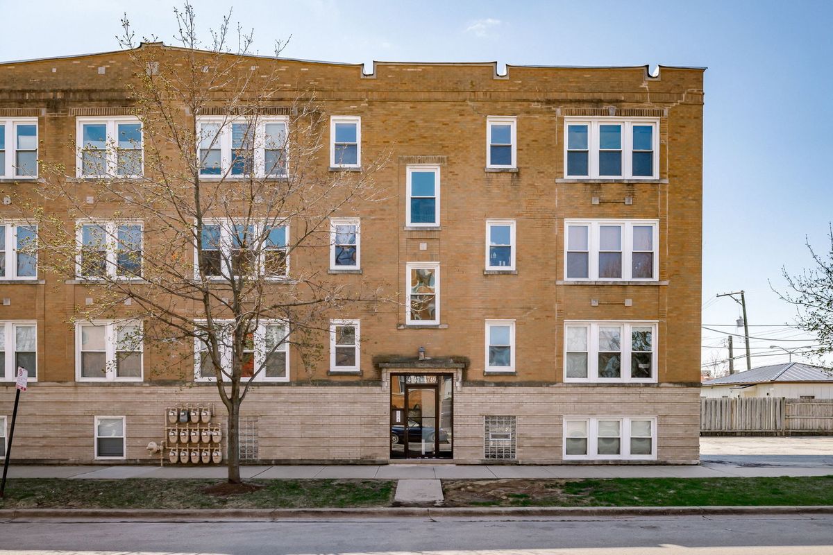 4749 Roscoe Street, Chicago, IL 60641