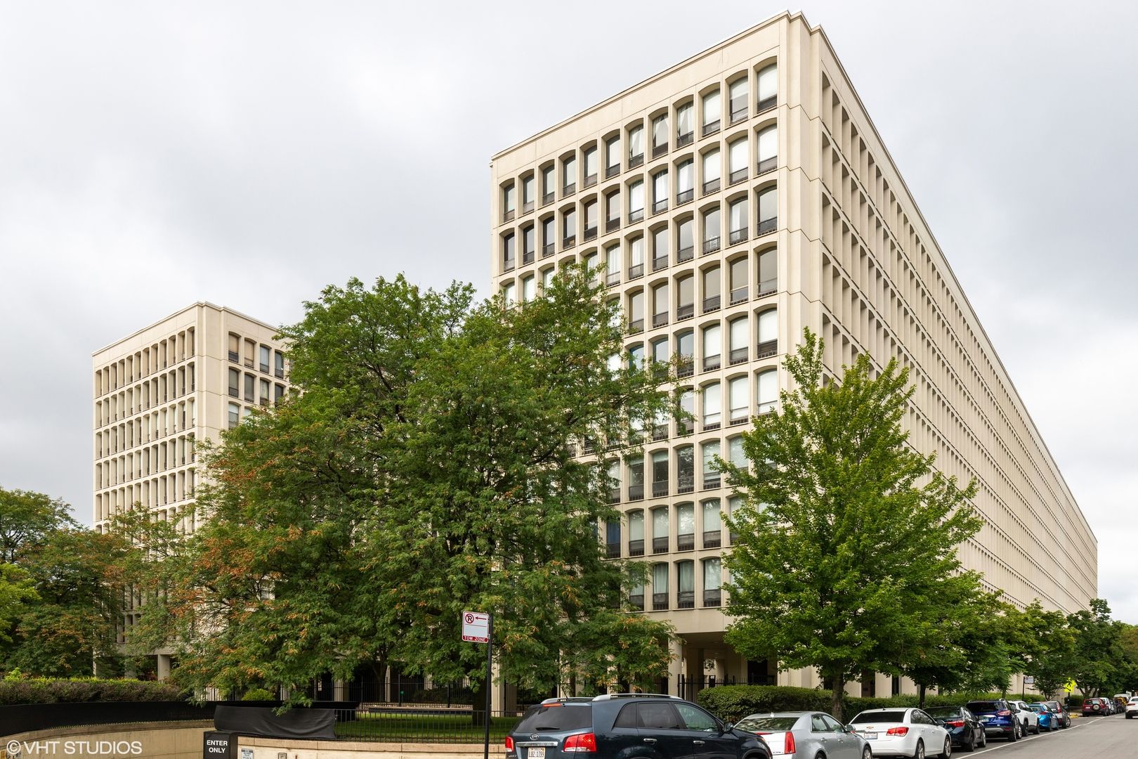 1400 E 55th Place #613S — Chicago, IL 60637