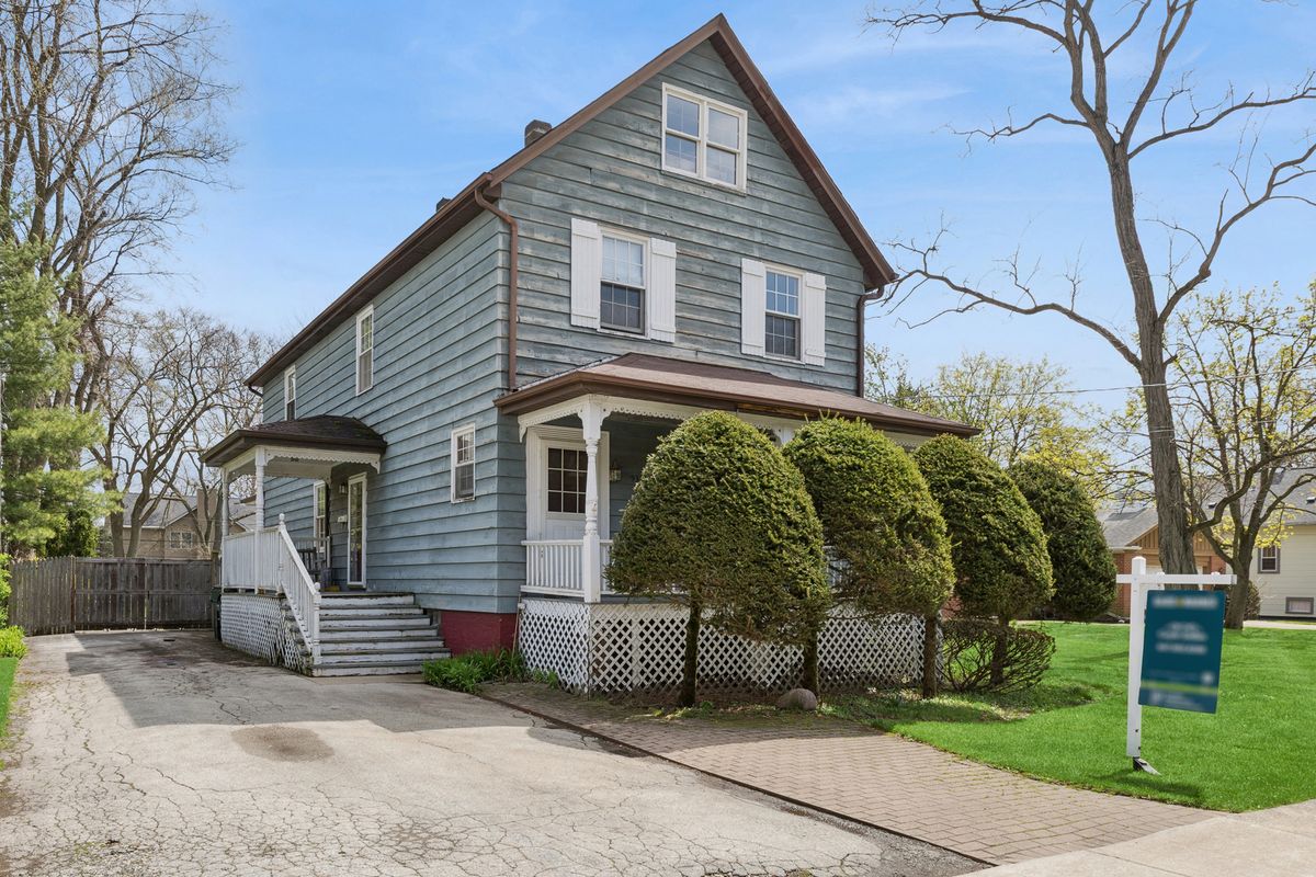 933 Harms Road, Glenview, IL 60025