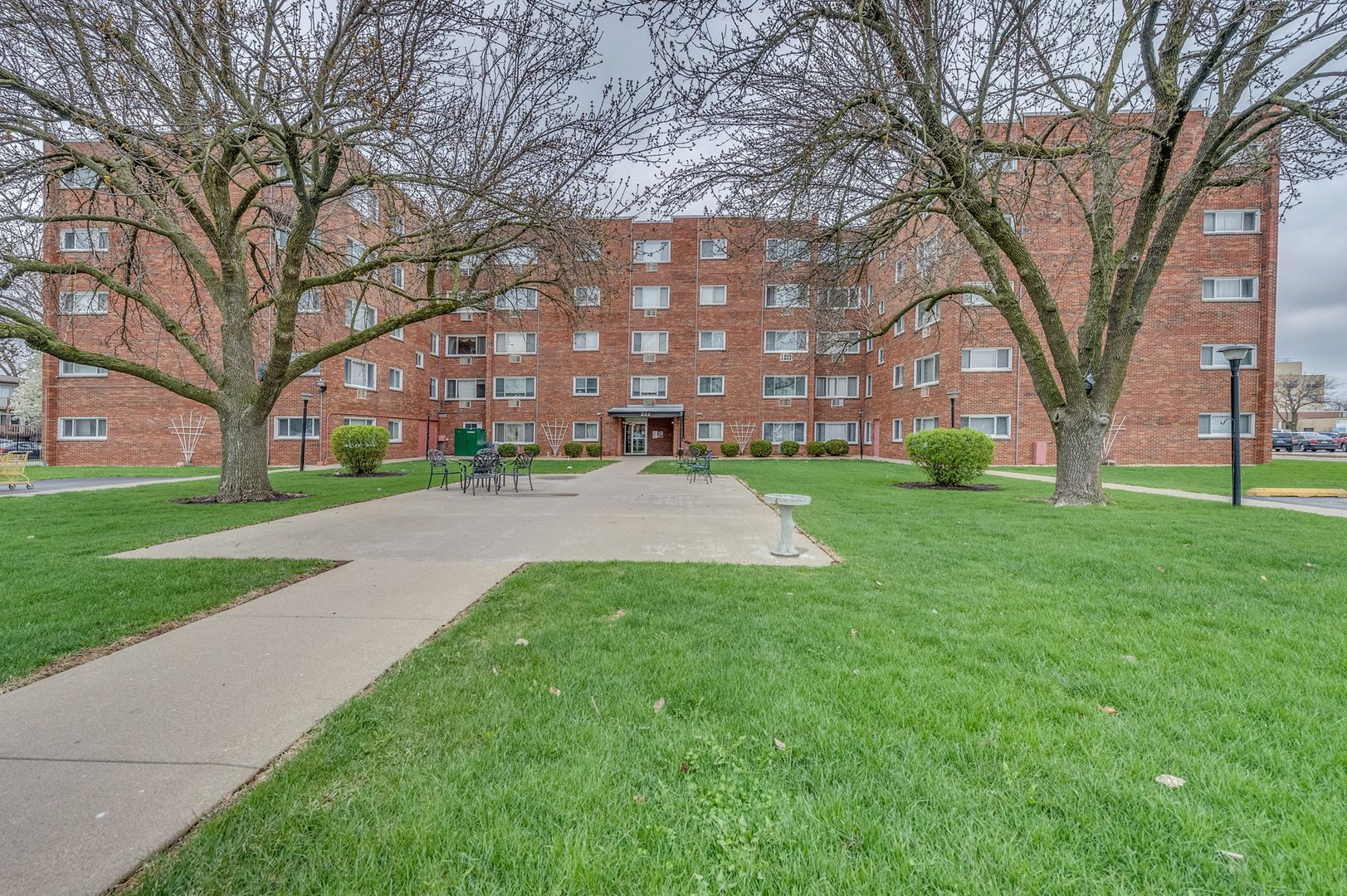 222 Madison Street #214 — Joliet, IL 60435