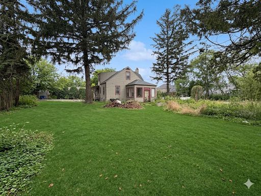 N405 Gary Avenue — Wheaton, IL 60187