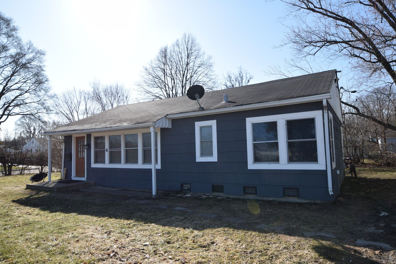 4 S MIDLAND Avenue — Mundelein, IL 60060