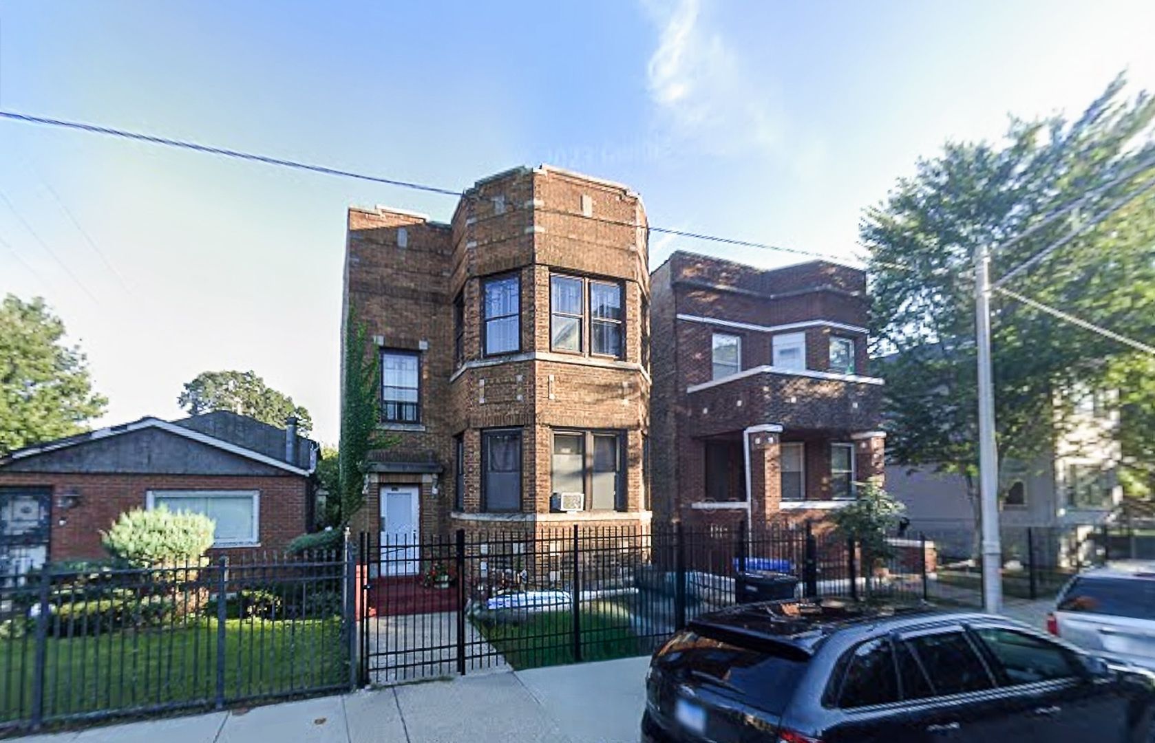 2821 E 77th Place — Chicago, IL 60649