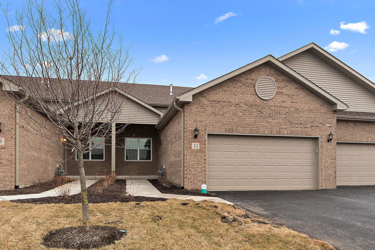 52 Olympus Drive, Tinley Park, IL 60477