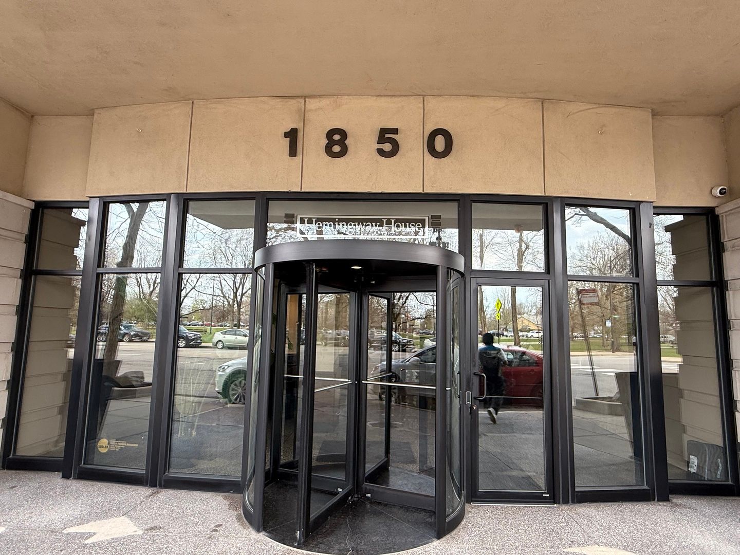 1850 N Clark Street #810 — Chicago, IL 60614