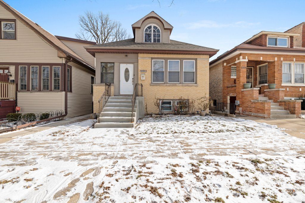 2207 N Nagle Avenue — Chicago, IL 60707