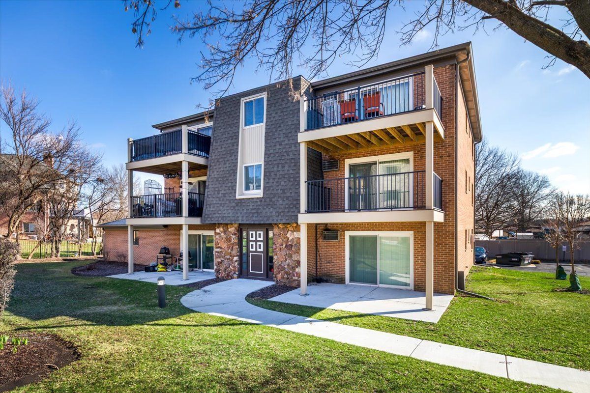 604 65th Street, Westmont, IL 60559