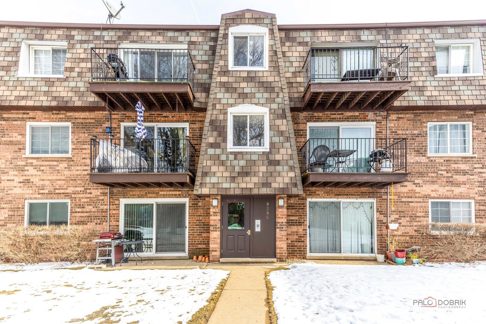 9396 Bay Colony Drive #1S — Des Plaines, IL 60016