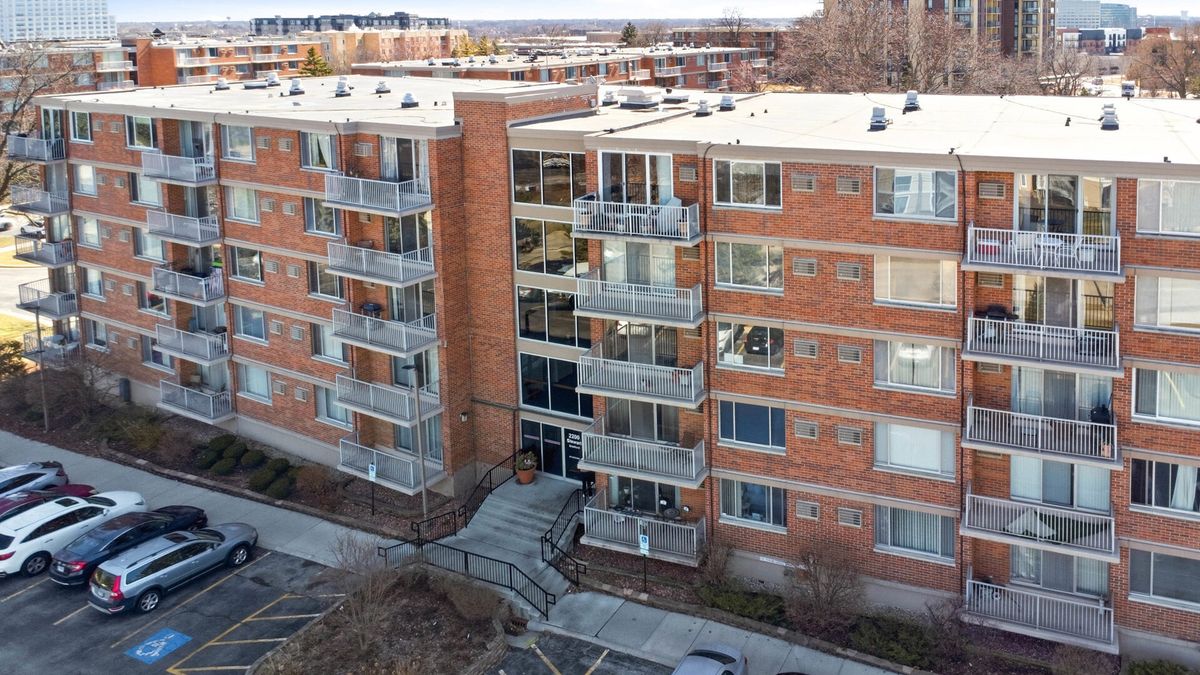 2200 Stewart Avenue, Lombard, IL 60148